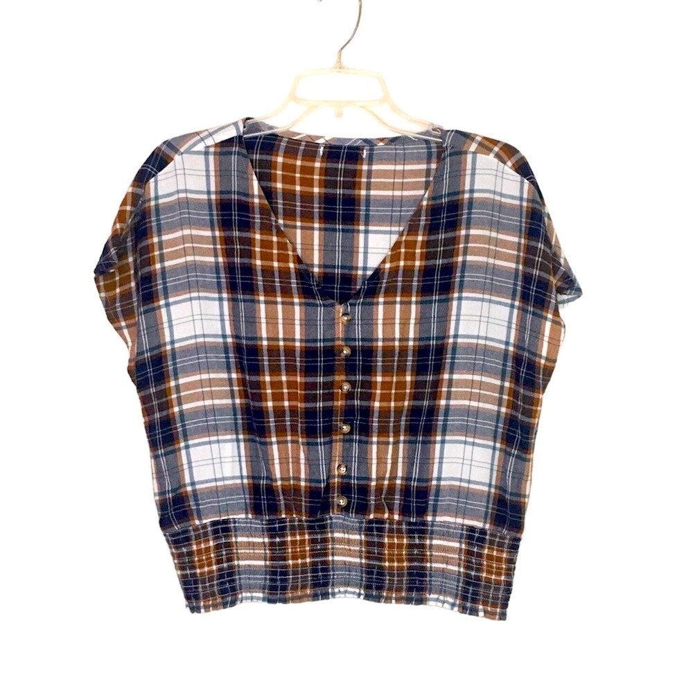 Maurice’s Plaid Short Sleeved Top Smocked Waist Size M